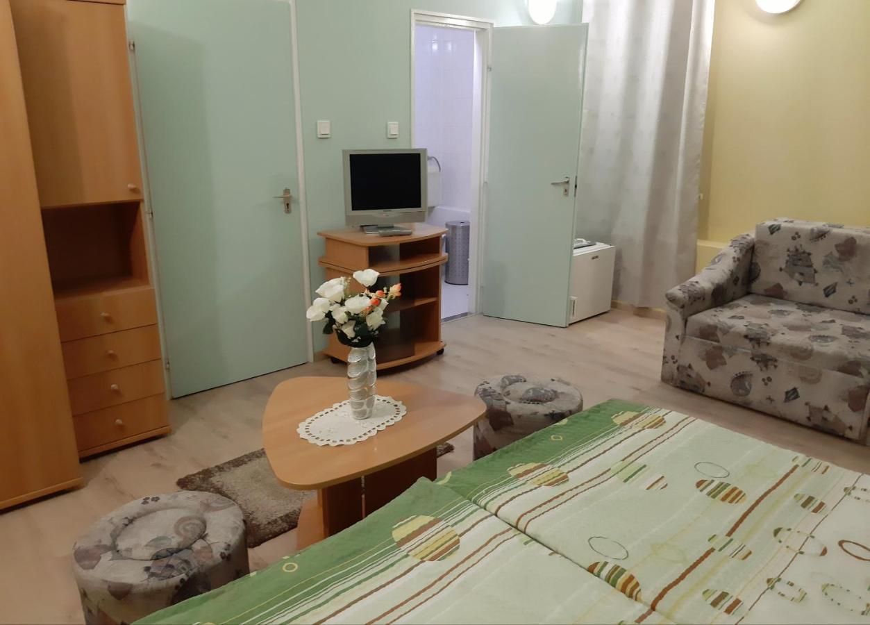 Panorama Szallas Мисколк Екстериор снимка