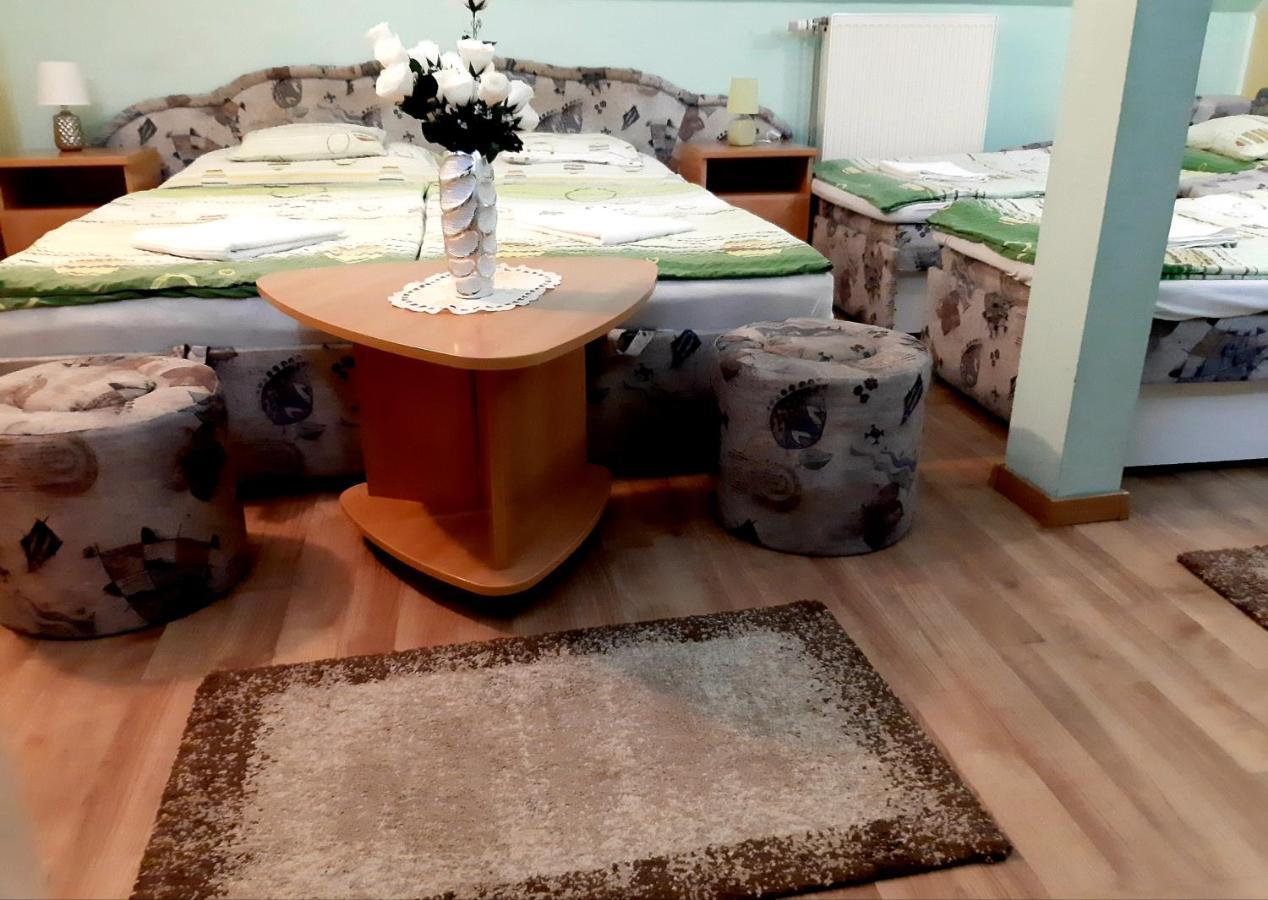 Panorama Szallas Мисколк Екстериор снимка